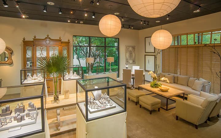 2015: Bridal Design Gallery Opens